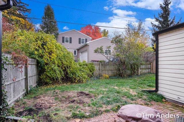 2324 Estelle Drive Se, East Grand Rapids, MI 49506