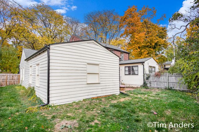 2324 Estelle Drive Se, East Grand Rapids, MI 49506