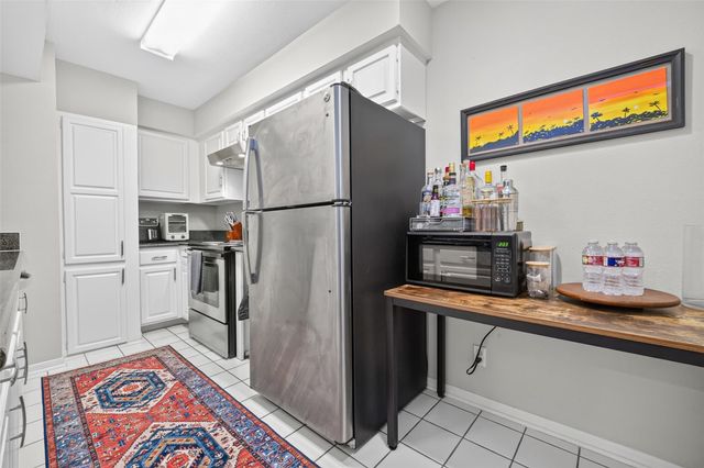 4000 Purdue Street 102, Houston, TX 77005