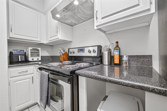 4000 Purdue Street 102, Houston, TX 77005