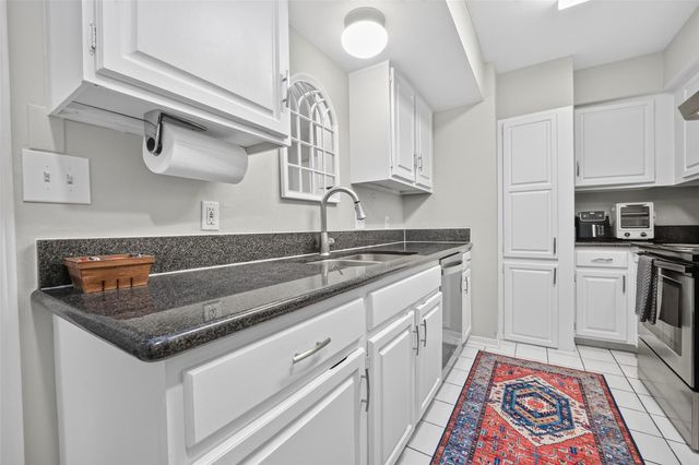 4000 Purdue Street 102, Houston, TX 77005