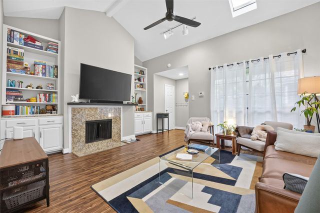 4000 Purdue Street 102, Houston, TX 77005