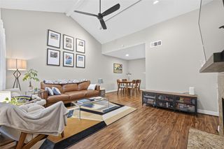4000 Purdue Street 102, Houston, TX 77005
