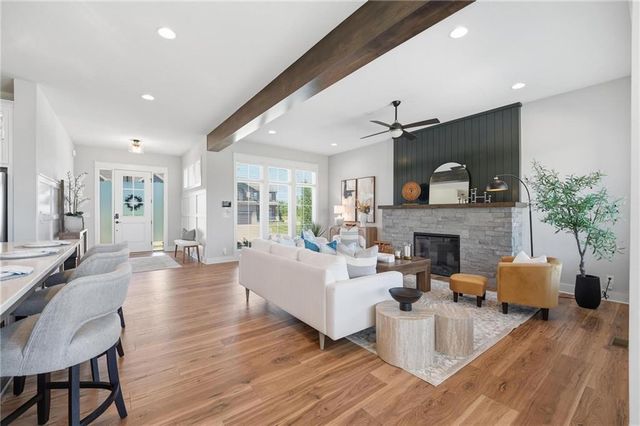 1505 SW Arbormill Terrace, Lee's Summit, MO 64082