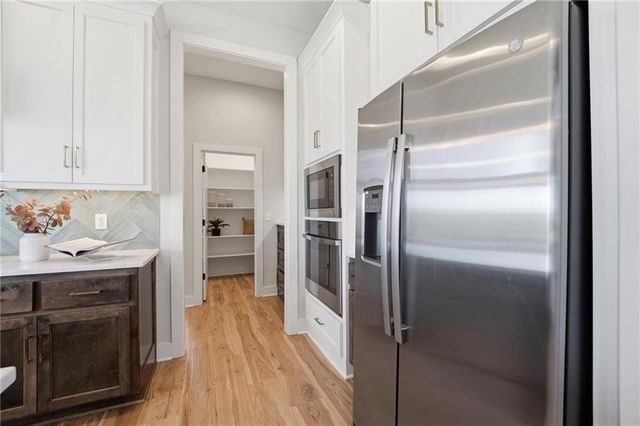 1505 SW Arbormill Terrace, Lee's Summit, MO 64082