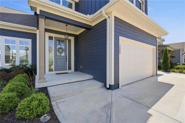 1505 SW Arbormill Terrace, Lee's Summit, MO 64082