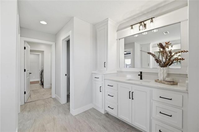 1505 SW Arbormill Terrace, Lee's Summit, MO 64082