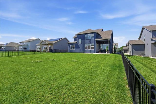 1505 SW Arbormill Terrace, Lee's Summit, MO 64082
