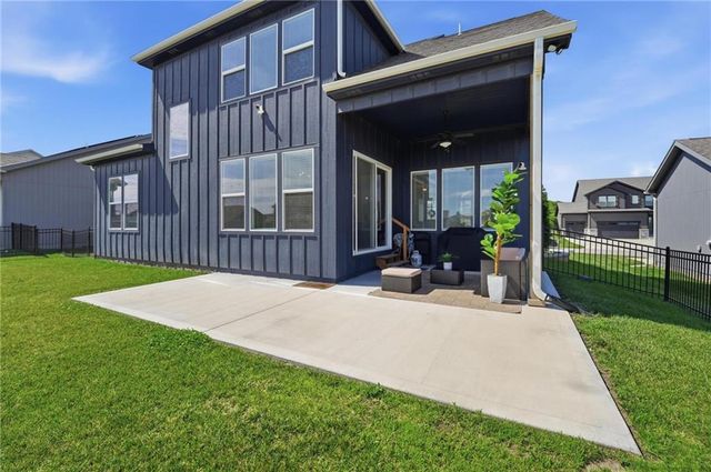 1505 SW Arbormill Terrace, Lee's Summit, MO 64082