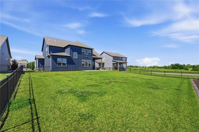 1505 SW Arbormill Terrace, Lee's Summit, MO 64082