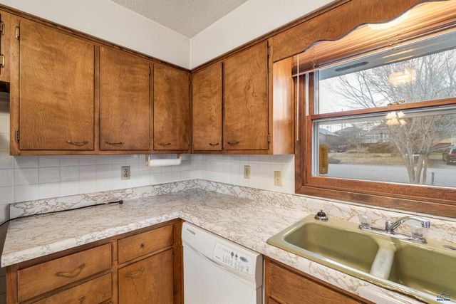 109 E PHILADELPHIA, Rapid City, SD 57701