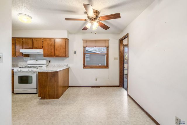 109 E PHILADELPHIA, Rapid City, SD 57701