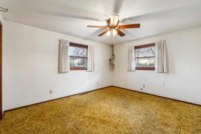 109 E PHILADELPHIA, Rapid City, SD 57701