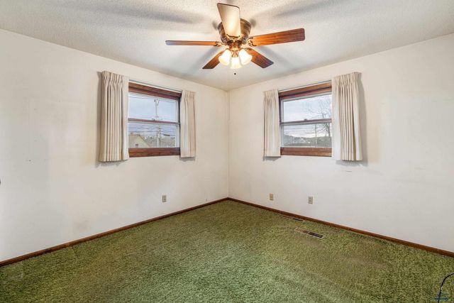 109 E PHILADELPHIA, Rapid City, SD 57701