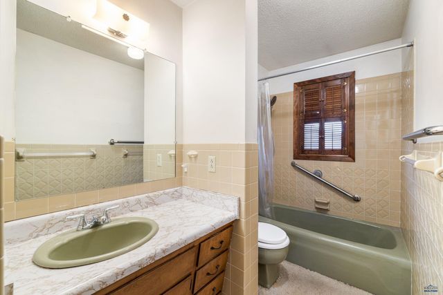 109 E PHILADELPHIA, Rapid City, SD 57701