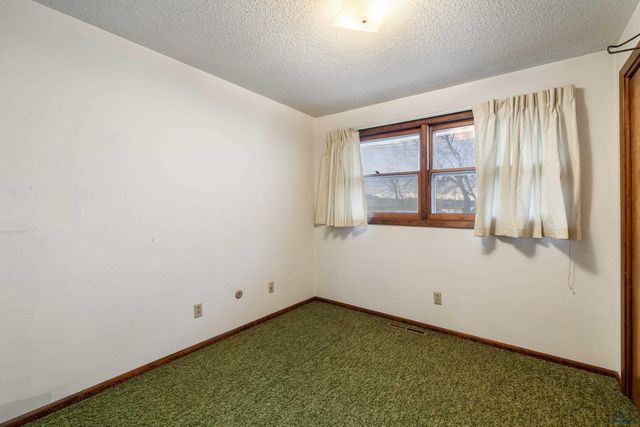 109 E PHILADELPHIA, Rapid City, SD 57701