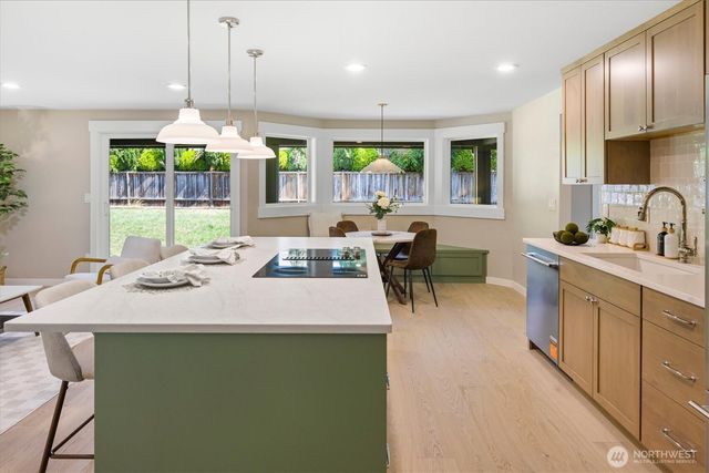 25738 215th Court SE, Maple Valley, WA 98038