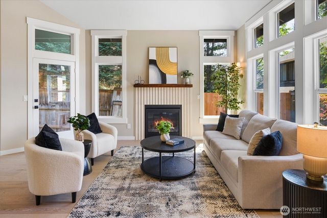 25738 215th Court SE, Maple Valley, WA 98038