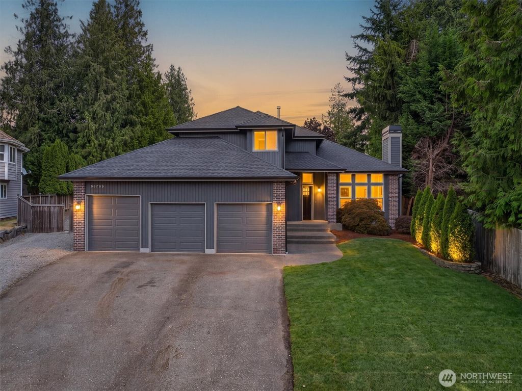 25738 215th Court SE, Maple Valley, WA 98038