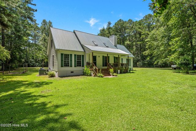 412 Trent Farm Road, New Bern, NC 28562
