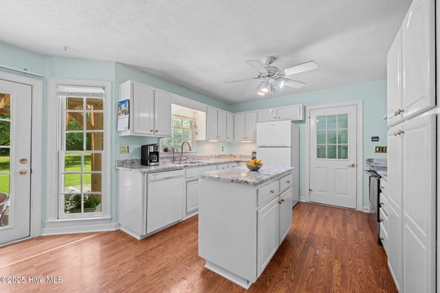 412 Trent Farm Road, New Bern, NC 28562