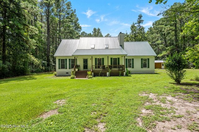 412 Trent Farm Road, New Bern, NC 28562