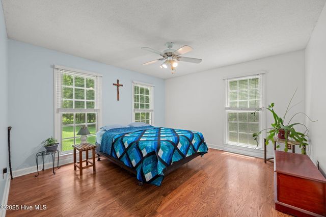 412 Trent Farm Road, New Bern, NC 28562