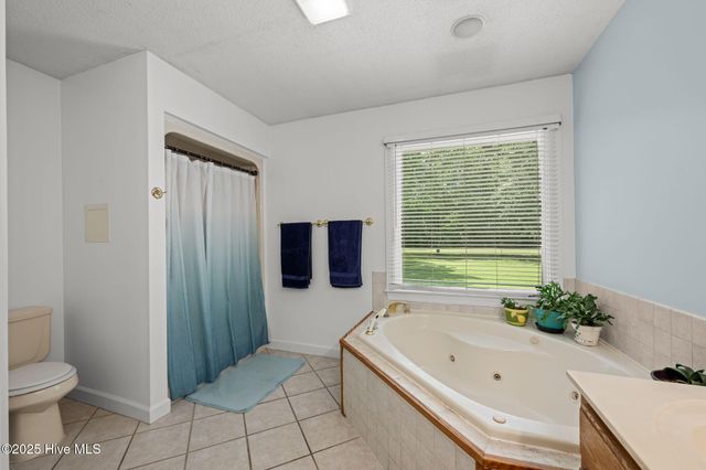412 Trent Farm Road, New Bern, NC 28562