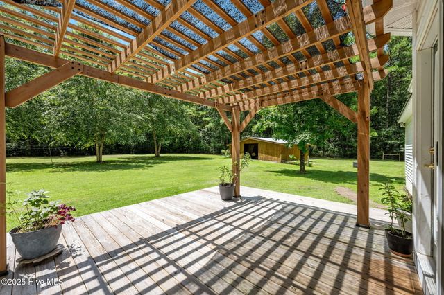 412 Trent Farm Road, New Bern, NC 28562