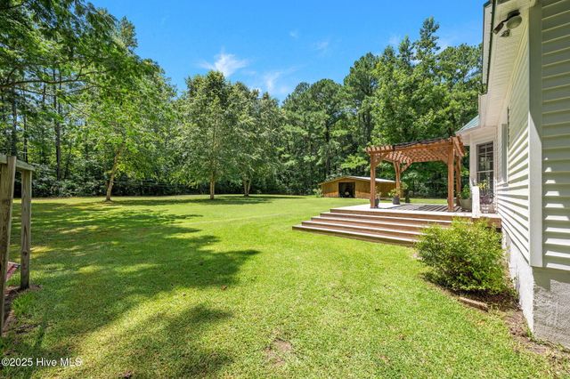 412 Trent Farm Road, New Bern, NC 28562