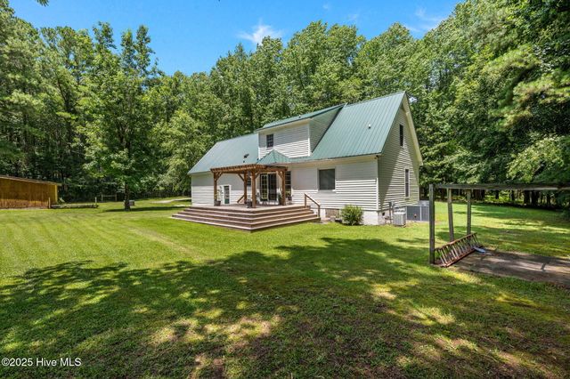 412 Trent Farm Road, New Bern, NC 28562
