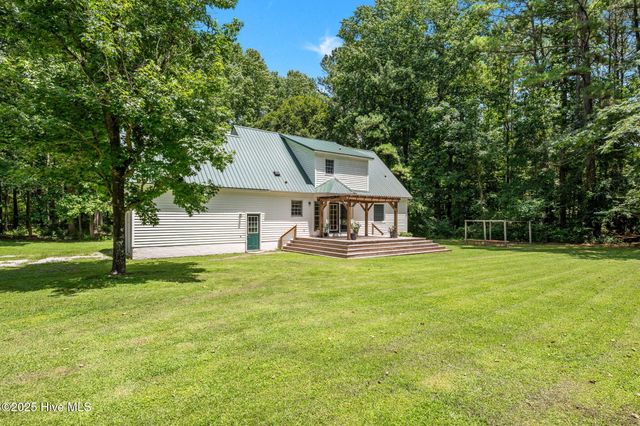 412 Trent Farm Road, New Bern, NC 28562