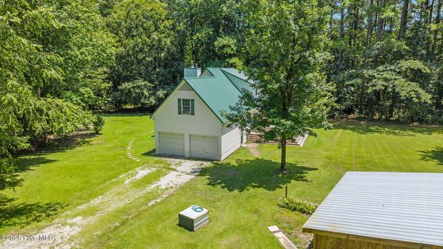 412 Trent Farm Road, New Bern, NC 28562