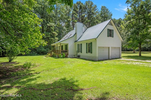 412 Trent Farm Road, New Bern, NC 28562