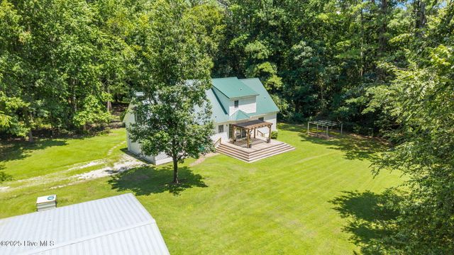 412 Trent Farm Road, New Bern, NC 28562