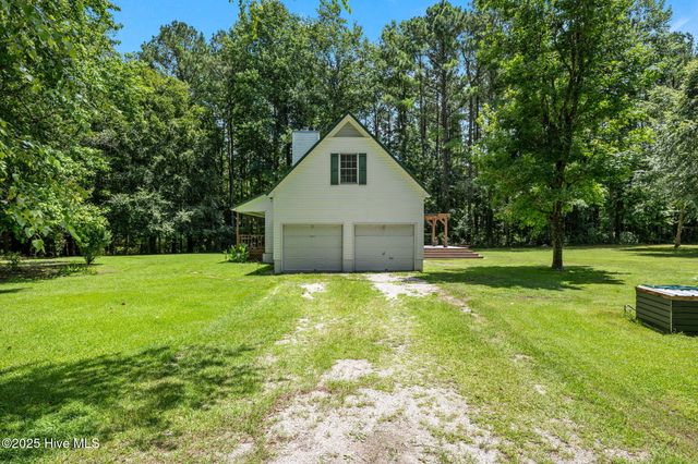 412 Trent Farm Road, New Bern, NC 28562