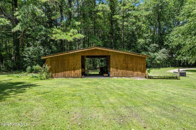 412 Trent Farm Road, New Bern, NC 28562