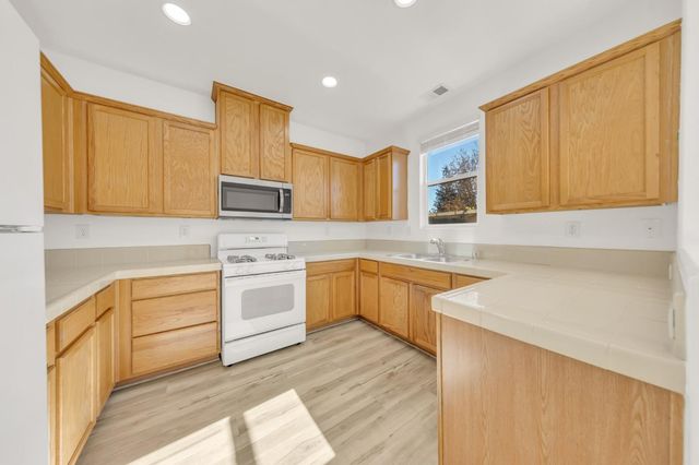 2373 Coffeeberry Rd, West Sacramento, CA 95691