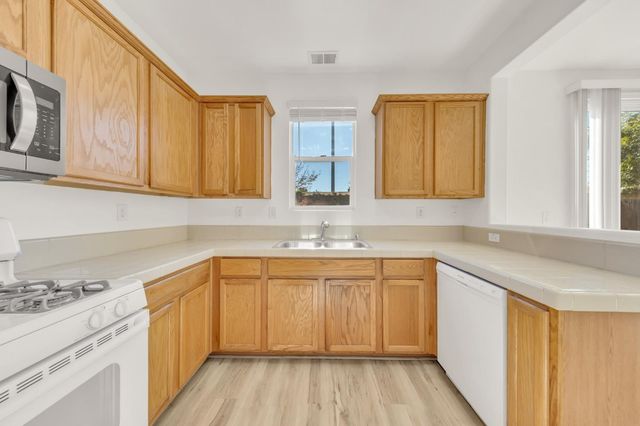 2373 Coffeeberry Rd, West Sacramento, CA 95691