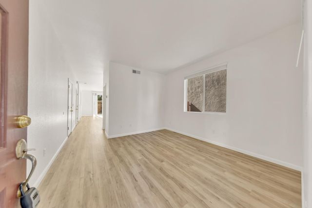 2373 Coffeeberry Rd, West Sacramento, CA 95691