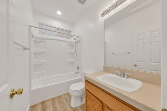 2373 Coffeeberry Rd, West Sacramento, CA 95691