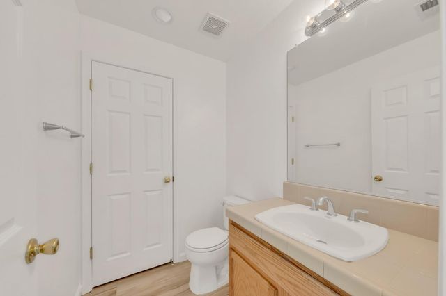 2373 Coffeeberry Rd, West Sacramento, CA 95691