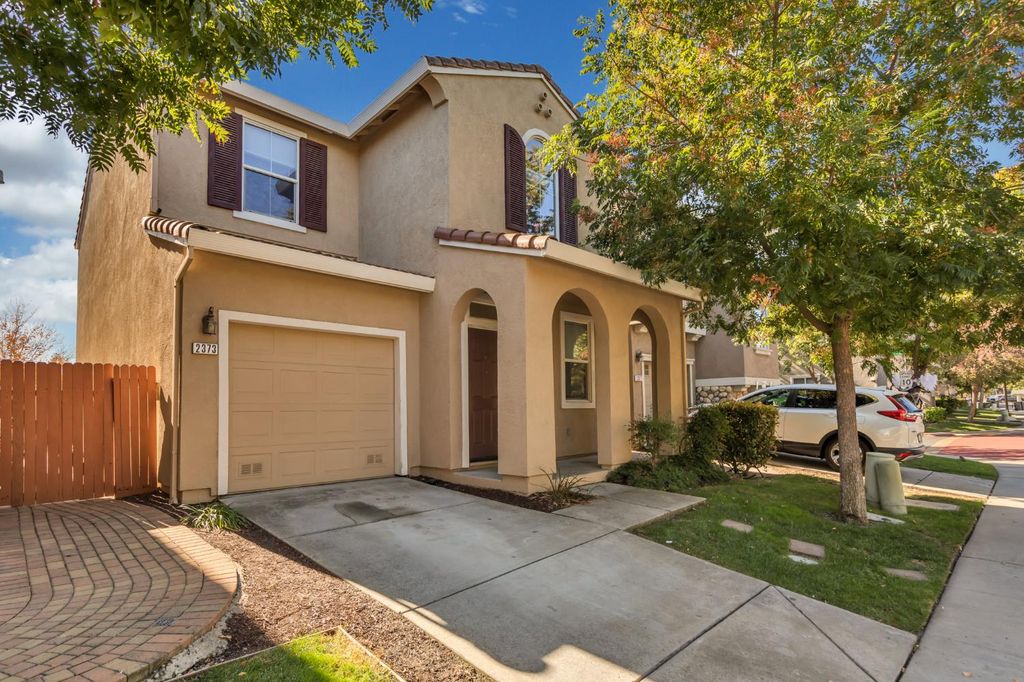 2373 Coffeeberry Rd, West Sacramento, CA 95691
