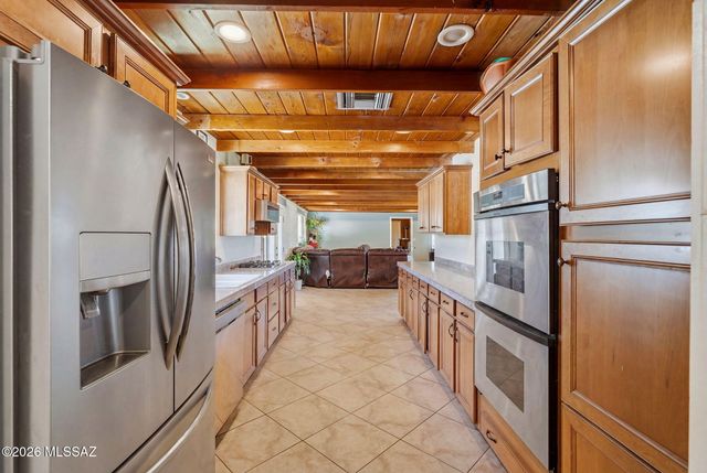 725 S Gollob Road, Tucson, AZ 85710