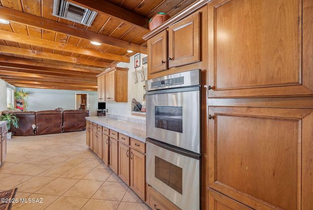 725 S Gollob Road, Tucson, AZ 85710
