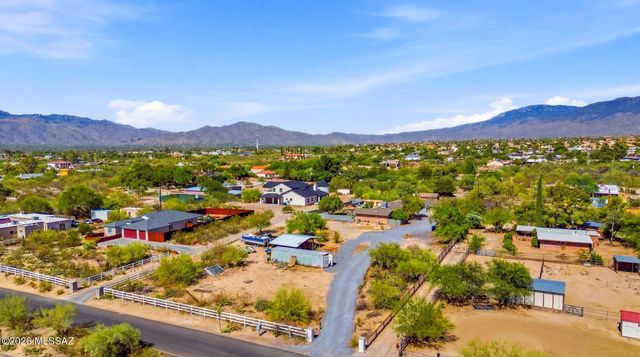 725 S Gollob Road, Tucson, AZ 85710