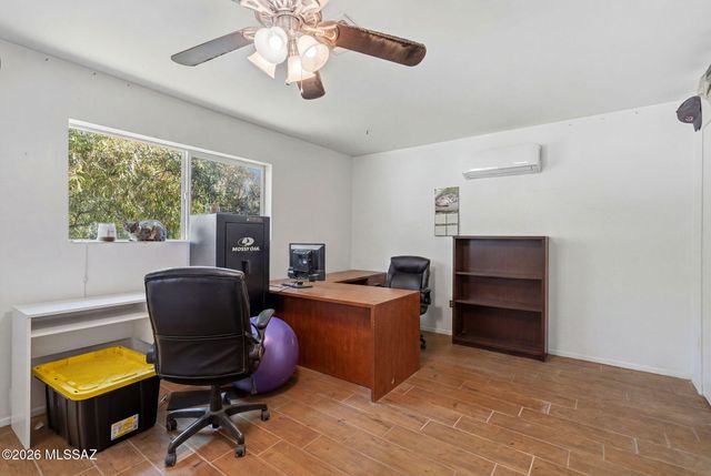 725 S Gollob Road, Tucson, AZ 85710