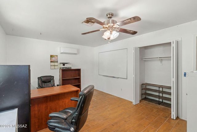 725 S Gollob Road, Tucson, AZ 85710
