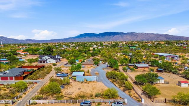 725 S Gollob Road, Tucson, AZ 85710