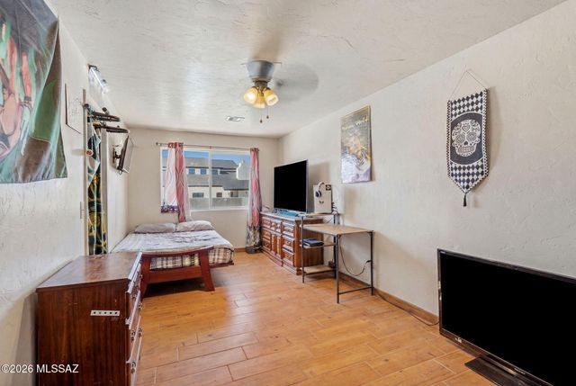 725 S Gollob Road, Tucson, AZ 85710